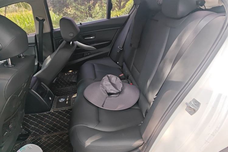 Used BMW 3 Series 2015 316Li Fashion Model Left Rear Seat