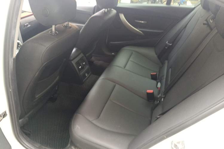 Used BMW 3 Series 2015 320i Fashion Model Left Rear Seat