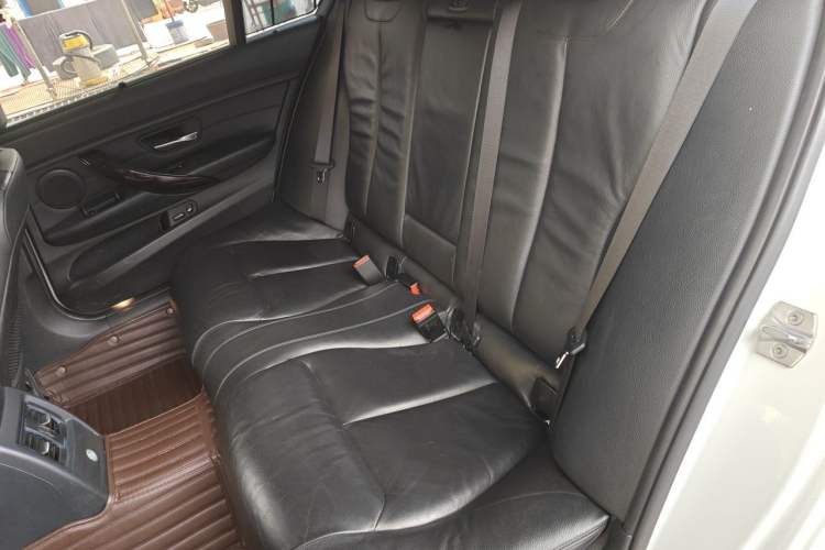 Used BMW 3 Series 2015 320Li Luxury Design Package Left Rear Seat