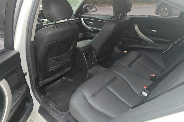 Used BMW 3 Series 2015 316Li Fashion Model Left Rear Seat