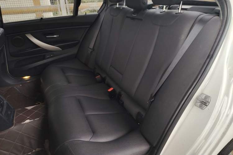 Used BMW 3 Series 2015 320Li Luxury Edition Fashion Model Left Rear Seat