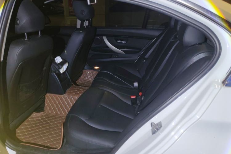 Used BMW 3 Series 2015 316Li Fashion Model Left Rear Seat
