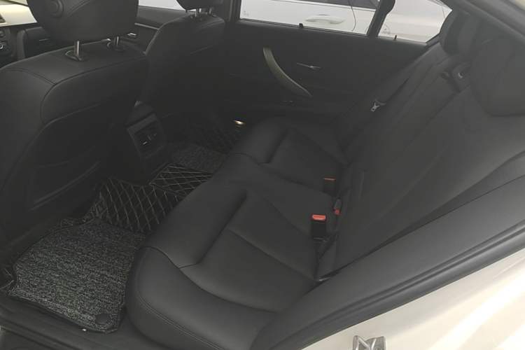 Used BMW 3 Series 2015 320Li Fashion Model Left Rear Seat