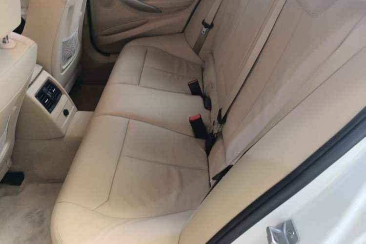 Used BMW 3 Series 2015 320i Fashion Model Left Rear Seat