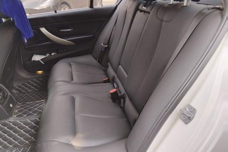 Used BMW 3 Series 2015 320Li Luxury Edition Fashion Model Left Rear Seat