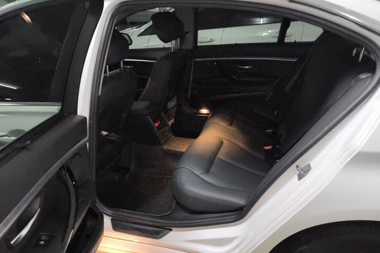 Used BMW 3 Series 2015 316Li Fashion Model Left Rear Seat