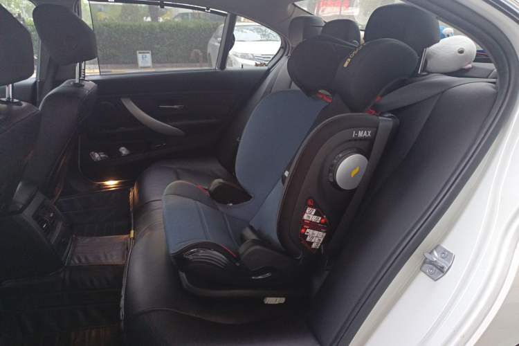 Used BMW 3 Series 2015 328Li Fashion Model Left Rear Seat
