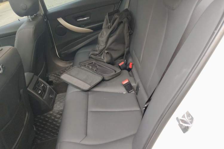 Used BMW 3 Series 2015 320i Fashion Model Left Rear Seat