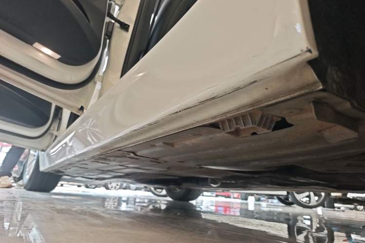 Used BMW 3 Series 2015 320Li Fashion Model Left Side Sill
