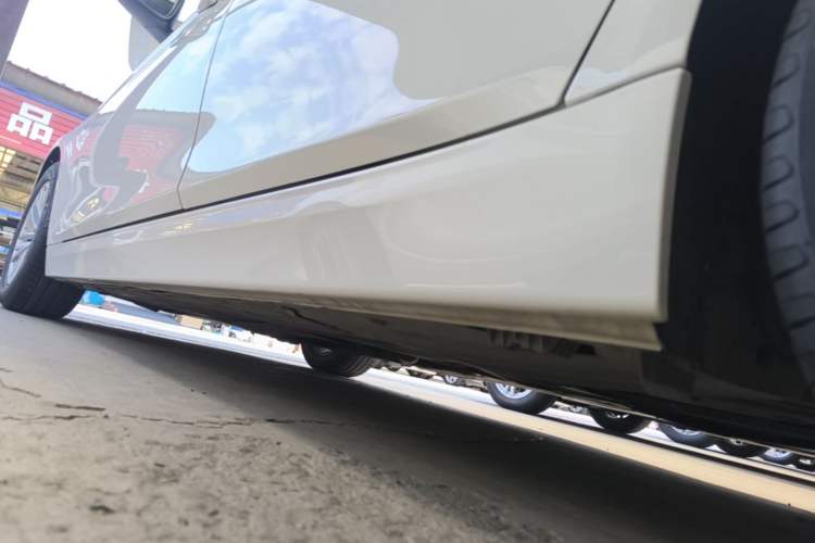 Used BMW 3 Series 2015 320Li Luxury Edition Fashion Model Left Side Sill