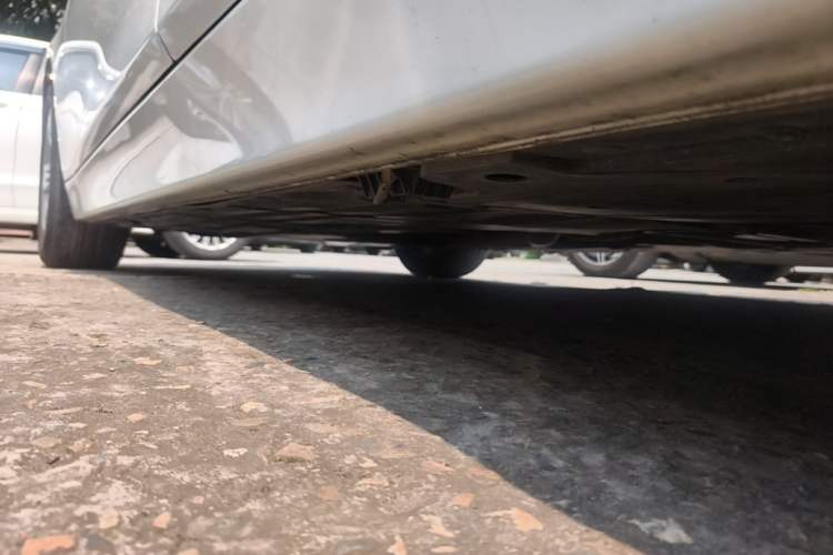 Used BMW 3 Series 2015 320i Luxury Line Stylish Edition Left Side Sill
