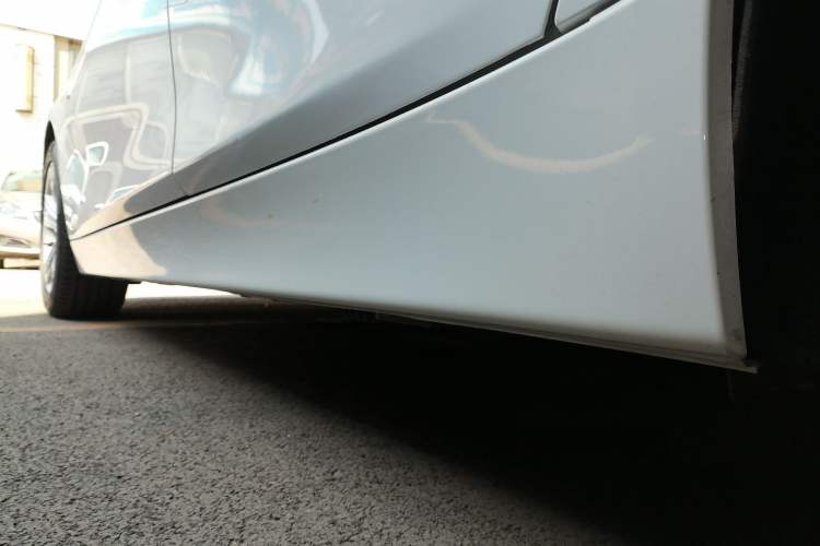 Used BMW 3 Series 2015 320i Sport Design Package Left Side Sill