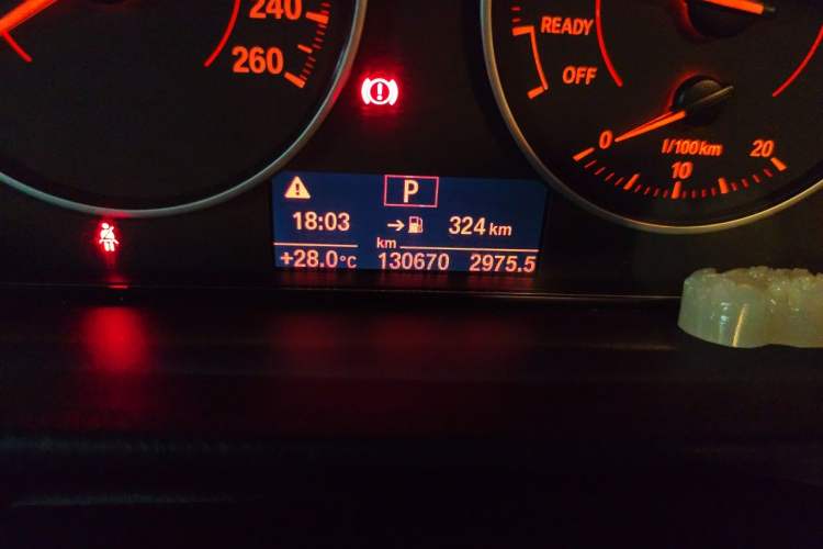Used BMW 3 Series 2015 316i Sport Design Package Odometer Close Up