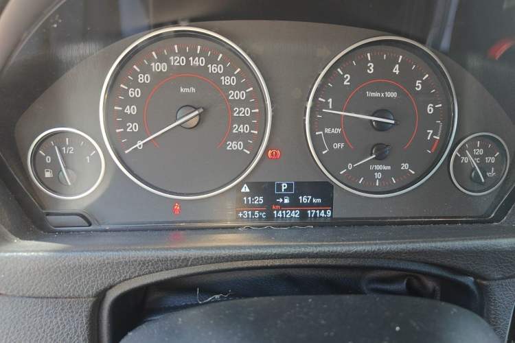 Used BMW 3 Series 2015 316i Sport Design Package Odometer Close Up