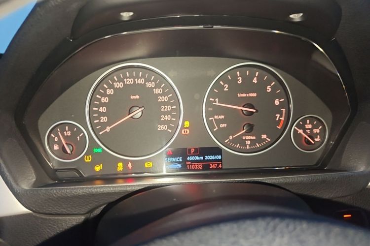Used BMW 3 Series 2015 320Li Luxury Edition Fashion Model Odometer Close Up