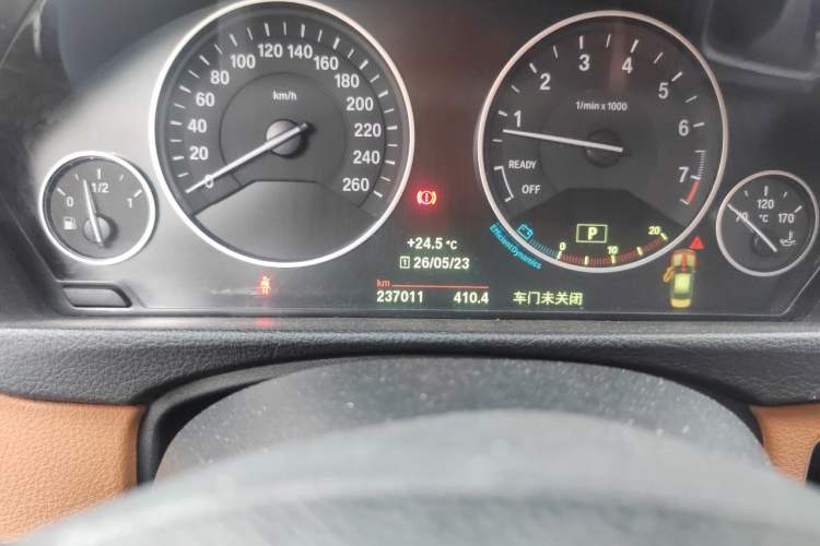 Used BMW 3 Series 2015 328Li Luxury Design Package Odometer Close Up