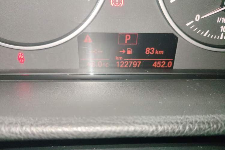 Used BMW 3 Series 2015 320Li Luxury Edition Fashion Model Odometer Close Up