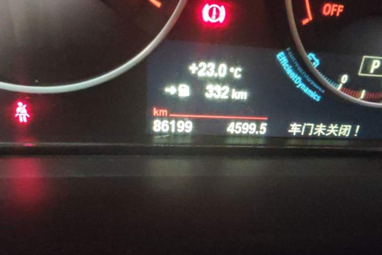 Used BMW 3 Series 2015 320Li Luxury Design Package Premium Edition Odometer Close Up