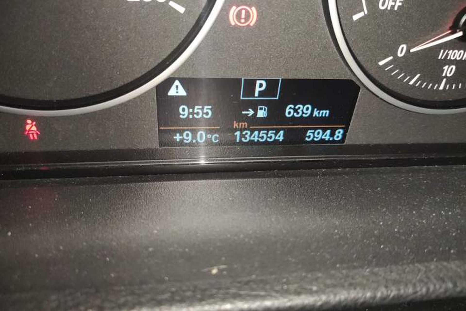 Used BMW 3 Series 2015 320i Luxury Line Stylish Edition Odometer Close Up