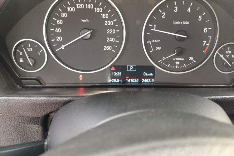 Used BMW 3 Series 2015 320i Luxury Line Stylish Edition Odometer Close Up