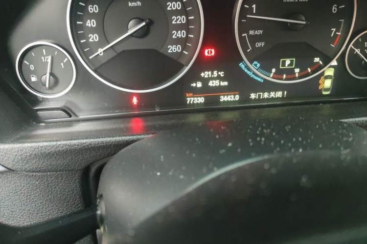 Used BMW 3 Series 2015 320Li Luxury Design Package Premium Edition Odometer Close Up