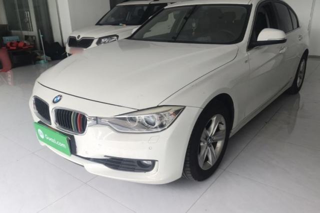 BMW 3 Series 2015 320i Luxury Line Stylish Edition usado
