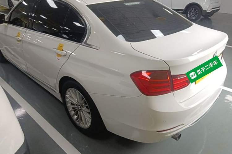 Used BMW 3 Series 2015 320Li Luxury Design Package Premium Edition Rear Left 45 Deg