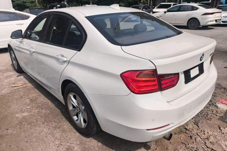 Used BMW 3 Series 2015 320i Luxury Line Stylish Edition Rear Left 45 Deg