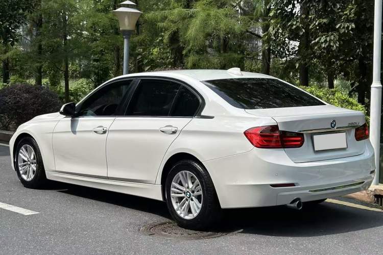 Used BMW 3 Series 2015 320Li Luxury Edition Fashion Model Rear Left 45 Deg