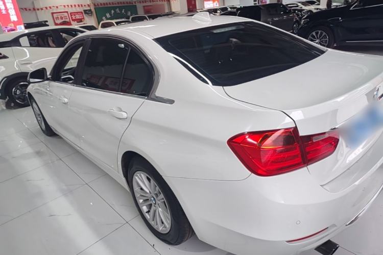 Used BMW 3 Series 2015 316Li Fashion Model Rear Left 45 Deg