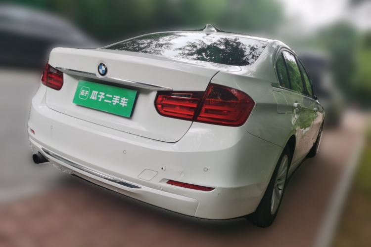 Used BMW 3 Series 2015 316Li Fashion Model Rear Right 45 Deg