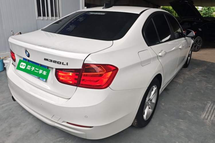 Used BMW 3 Series 2015 320i Fashion Model Rear Right 45 Deg
