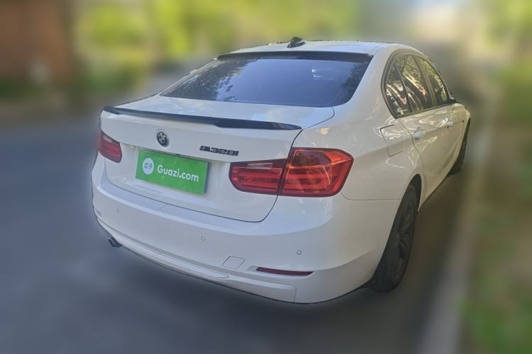 Used BMW 3 Series 2015 320i Luxury Line Stylish Edition Rear Right 45 Deg