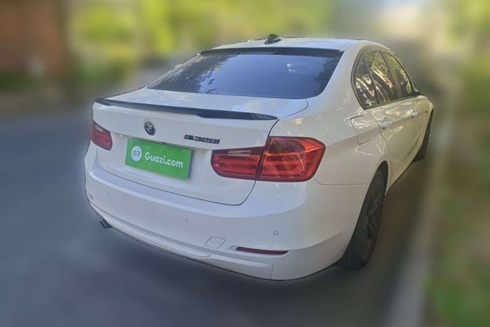 Used BMW 3 Series 2015 320i Luxury Line Stylish Edition Rear Right 45 Deg