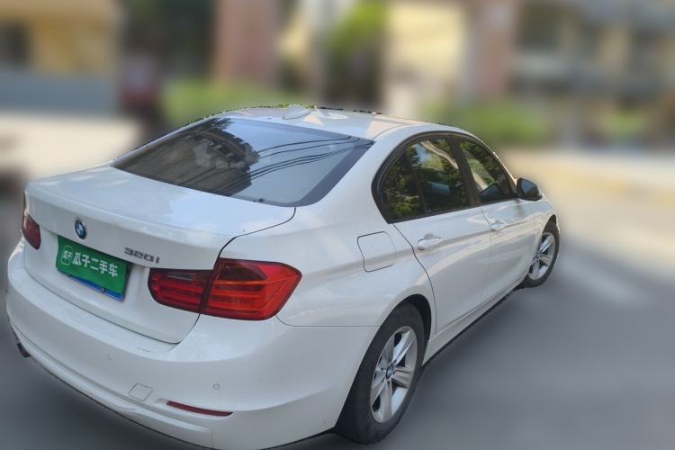 Used BMW 3 Series 2015 320i Luxury Line Stylish Edition Rear Right 45 Deg