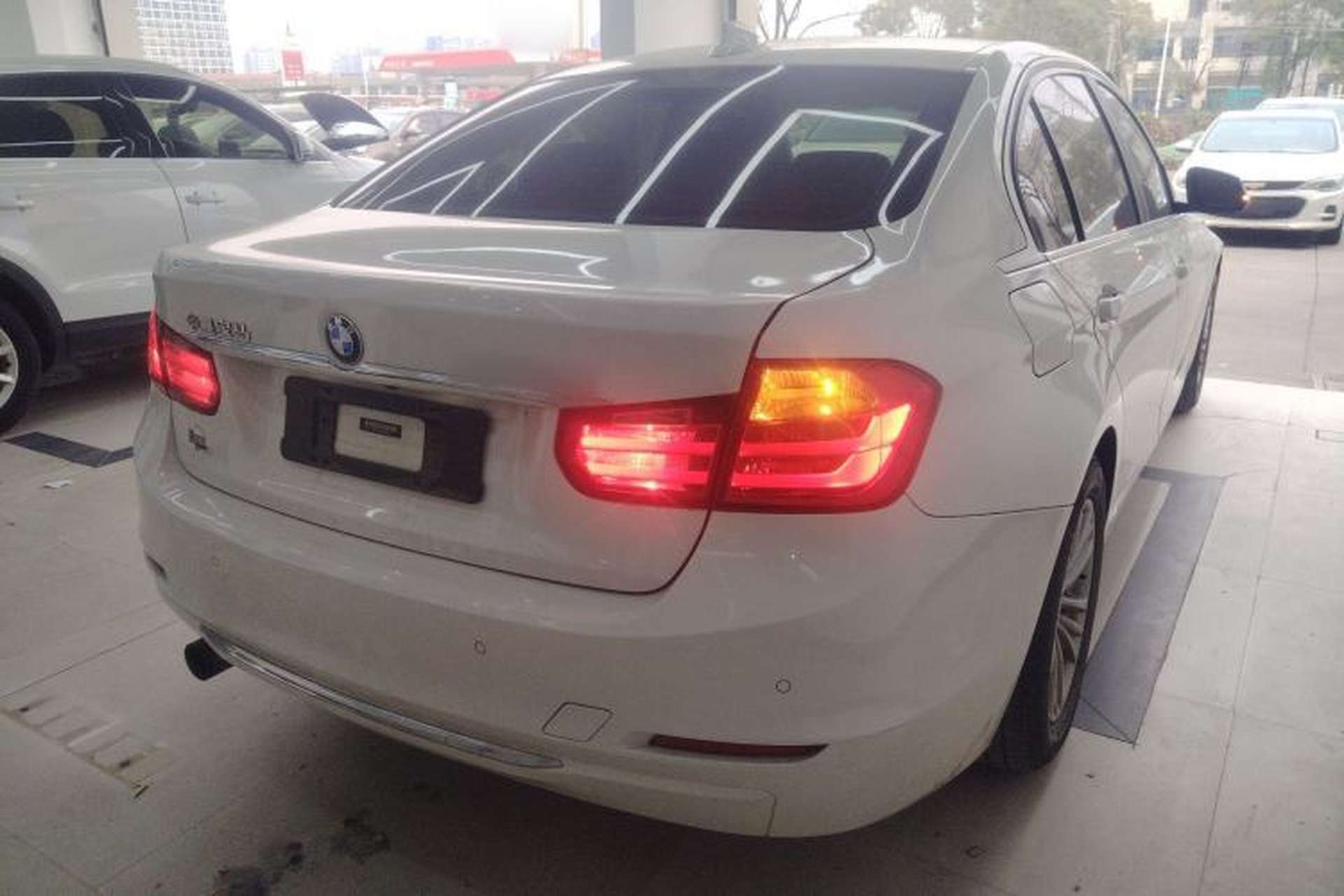 Used BMW 3 Series 2015 320Li Luxury Edition Fashion Model Rear Right 45 Deg