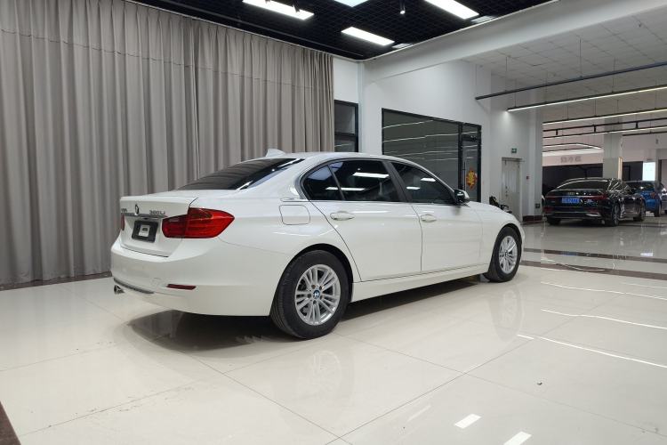 Used BMW 3 Series 2015 320Li Luxury Edition Fashion Model Rear Right 45 Deg