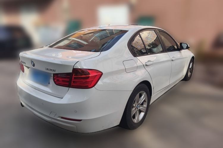 Used BMW 3 Series 2015 320i Luxury Line Stylish Edition Rear Right 45 Deg