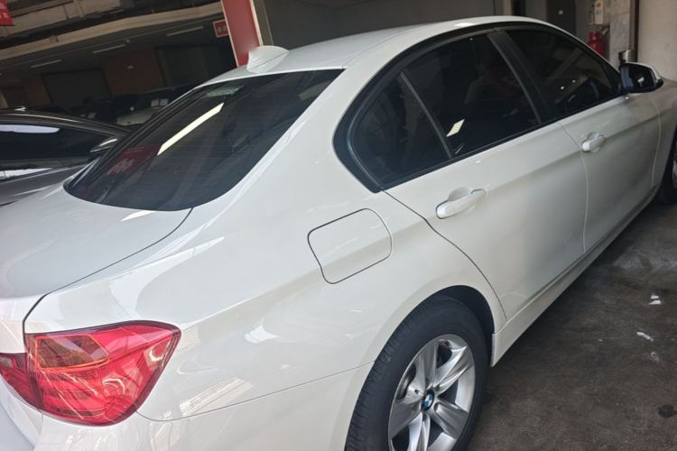 Used BMW 3 Series 2015 320i Fashion Model Rear Right 45 Deg