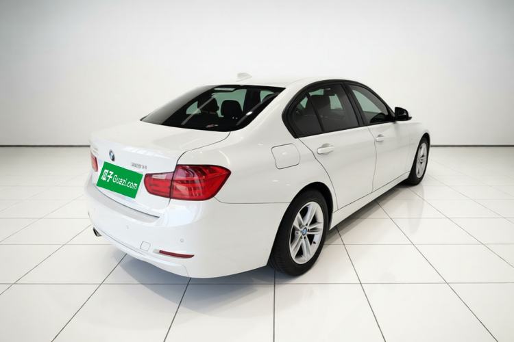 Used BMW 3 Series 2015 320i Fashion Model Rear Right 45 Deg