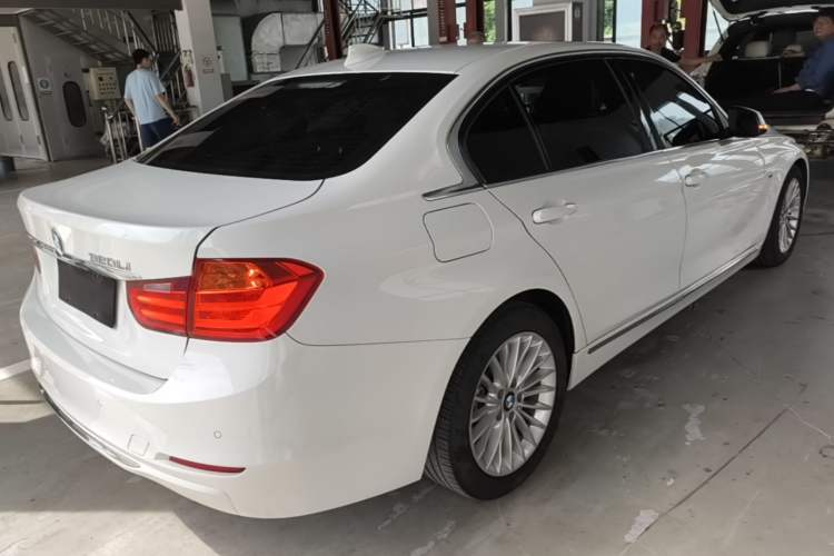Used BMW 3 Series 2015 320Li Luxury Design Package Premium Edition Rear Right 45 Deg