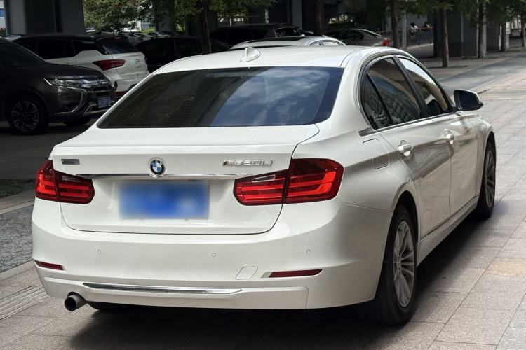 Used BMW 3 Series 2015 316Li Fashion Model Rear Right 45 Deg