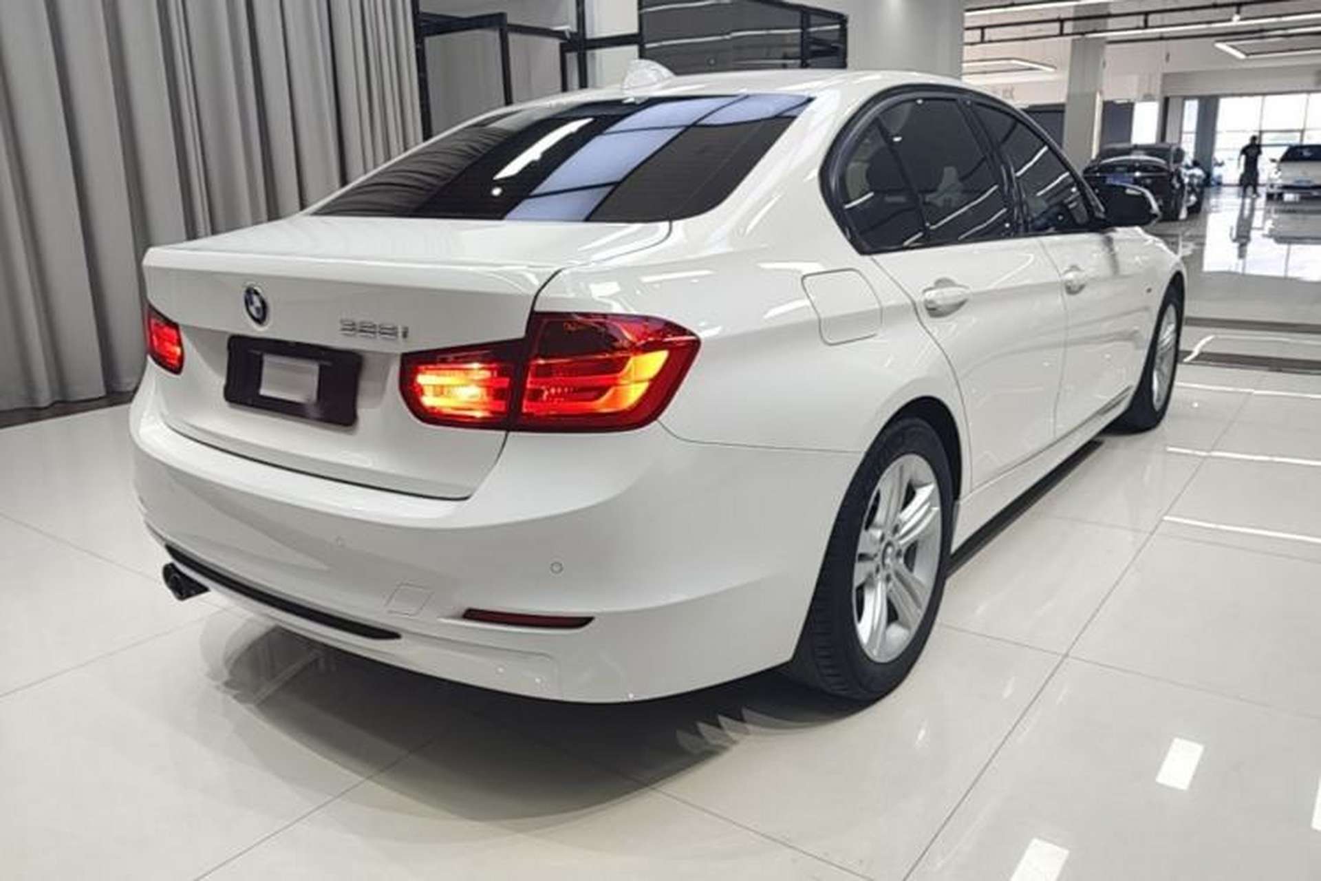 Used BMW 3 Series 2015 328i Sport Design Package Rear Right 45 Deg
