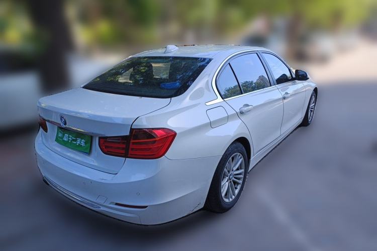 Used BMW 3 Series 2015 316Li Fashion Model Rear Right 45 Deg