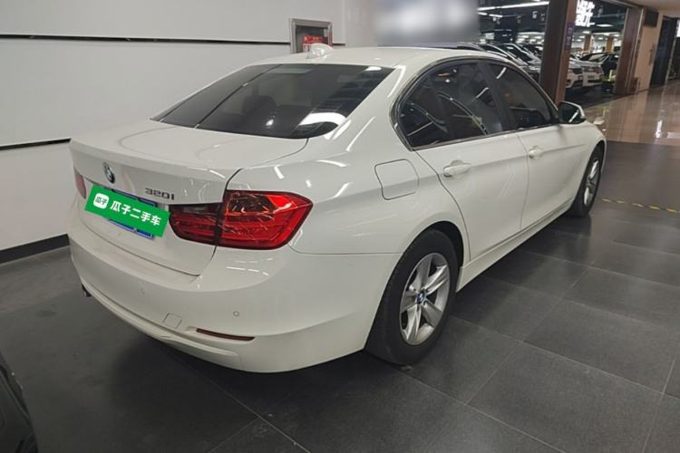 Used BMW 3 Series 2015 320i Luxury Line Stylish Edition Rear Right 45 Deg