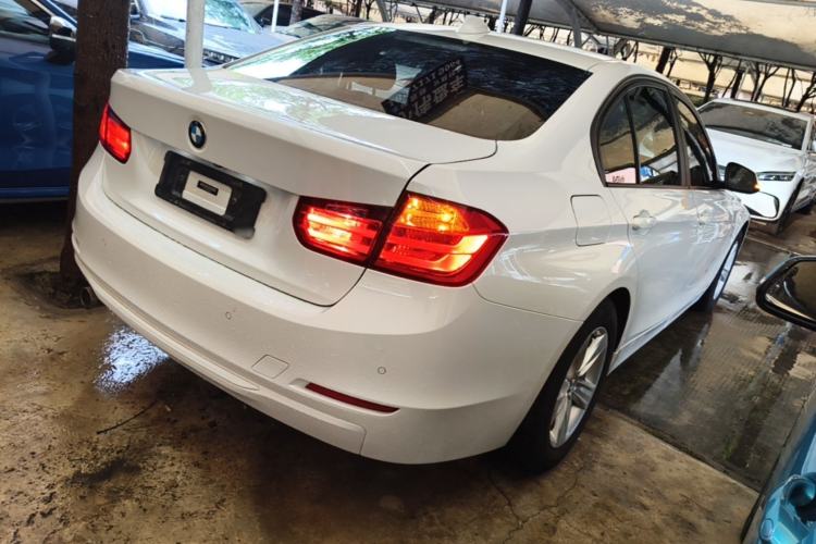 Used BMW 3 Series 2015 320i Fashion Model Rear Right 45 Deg
