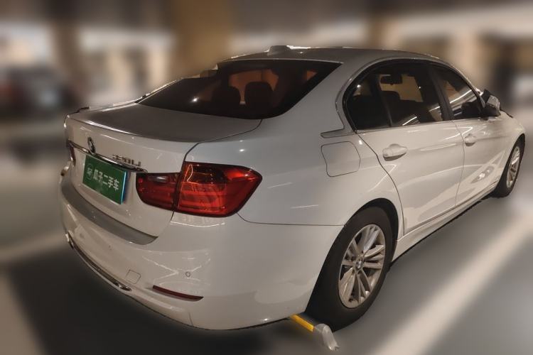 Used BMW 3 Series 2015 320Li Luxury Edition Fashion Model Rear Right 45 Deg