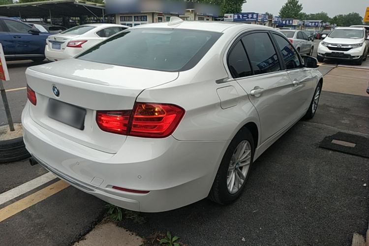 Used BMW 3 Series 2015 316Li Fashion Model Rear Right 45 Deg