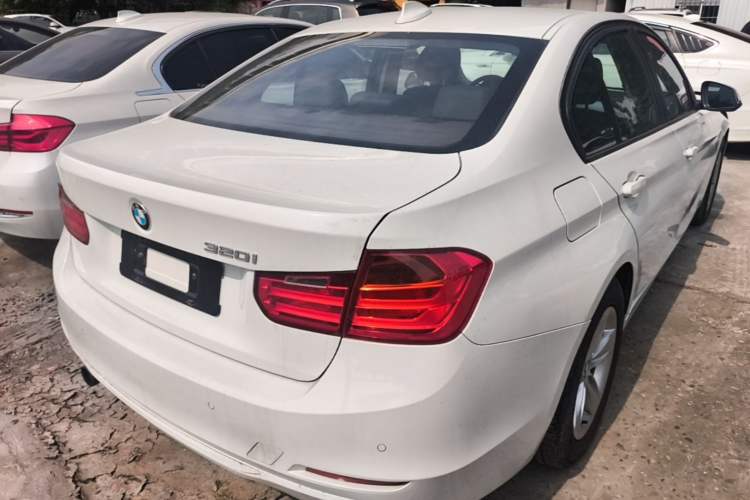 Used BMW 3 Series 2015 320i Luxury Line Stylish Edition Rear Right 45 Deg