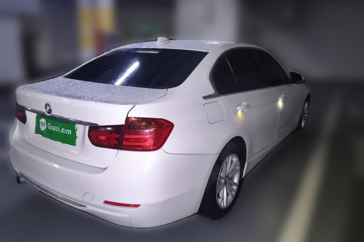 Used BMW 3 Series 2015 316Li Fashion Model Rear Right 45 Deg